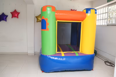 Mini Castillo en interior de evento infantil CDMX