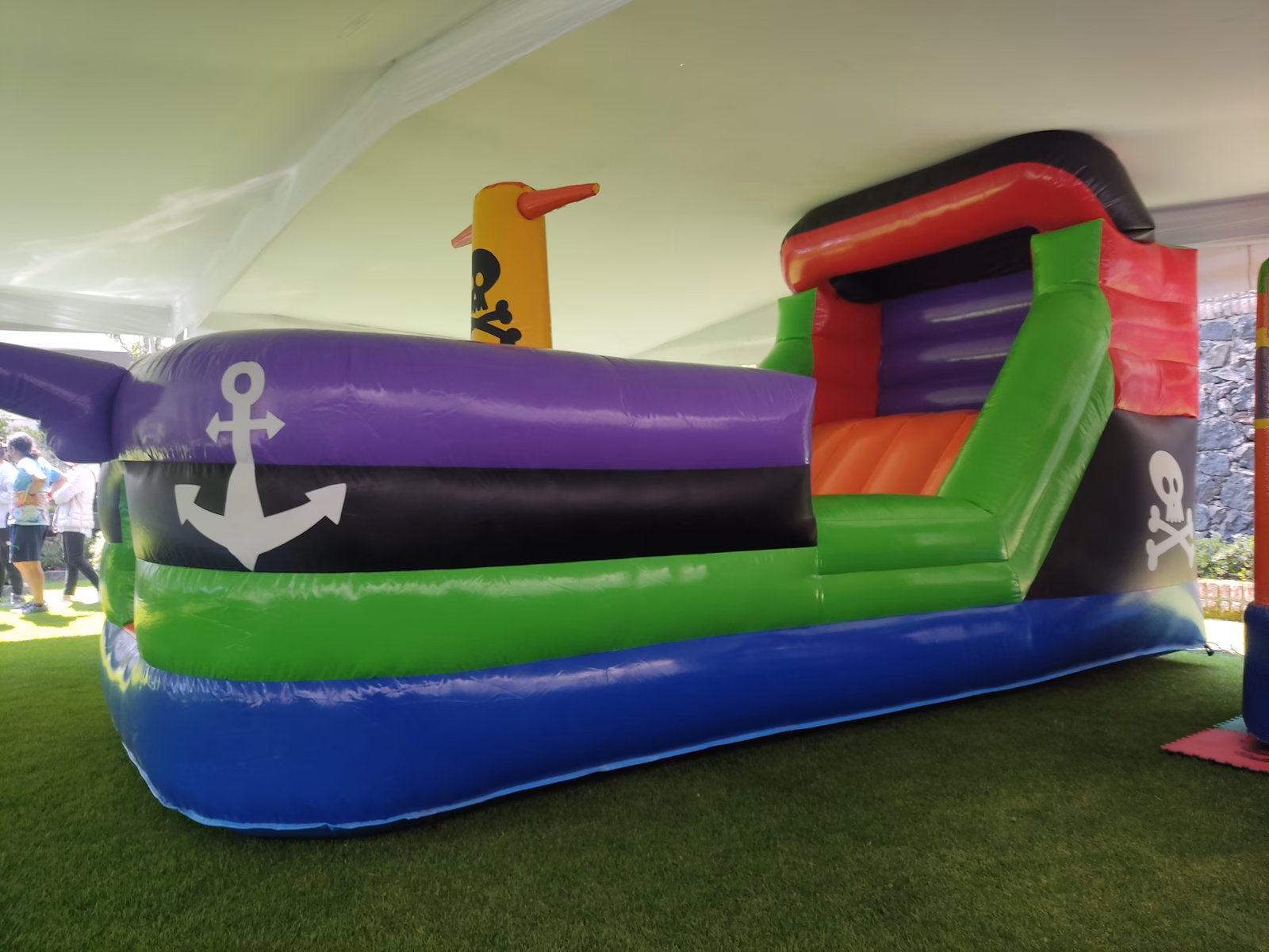 Tobogán del barco pirata inflable para adolescentes y jóvenes