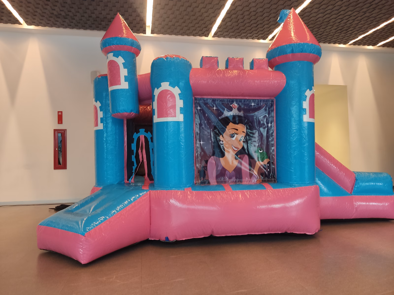 Tendencias fiestas infantiles 2026 México con inflables INFLAPY temáticas modernas cumpleaños