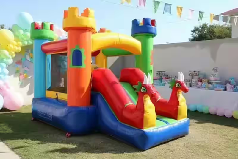 Alquiler inflable Dragones Rojos evento - Inflable para cumpleaños fiestas infantiles CDMX