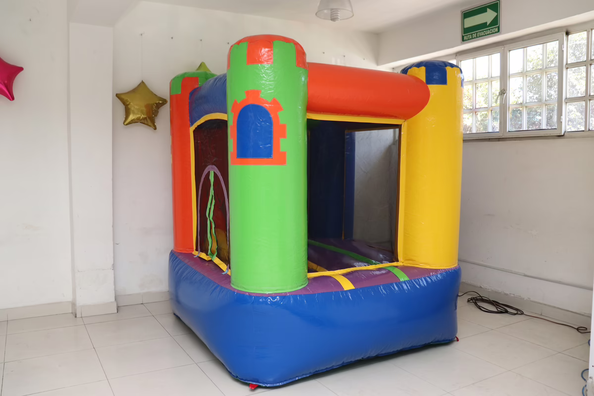 Inflable Mini Castillo - Renta para fiestas infantiles CDMX