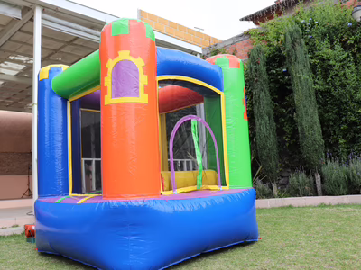 Brincolin pequeño para niños - Mini Castillo en terraza jardin Ciudad de Mexico