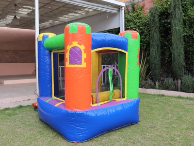 Alquiler inflable Mini Castillo - Brincolin en jardin residencial CDMX